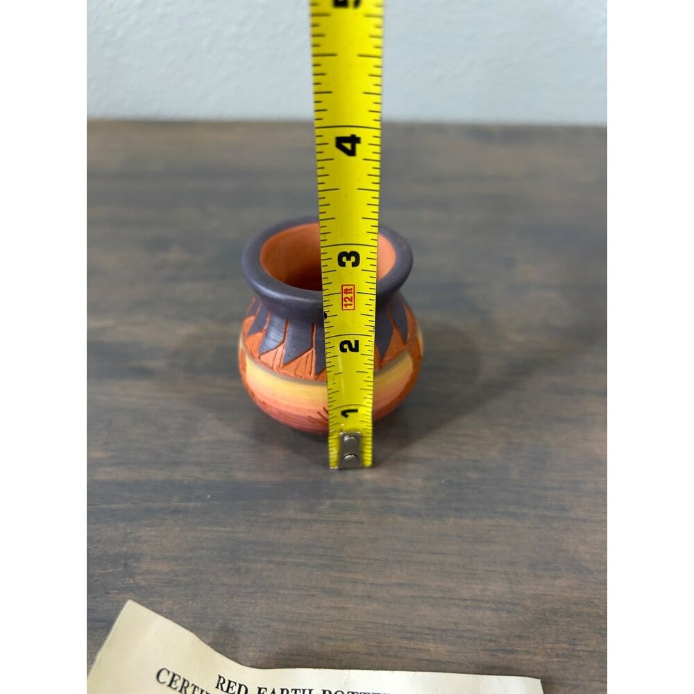 Red Earth Pottery Small Vase Signed Etched Native American Made 2.5" - Picture 8 of 8